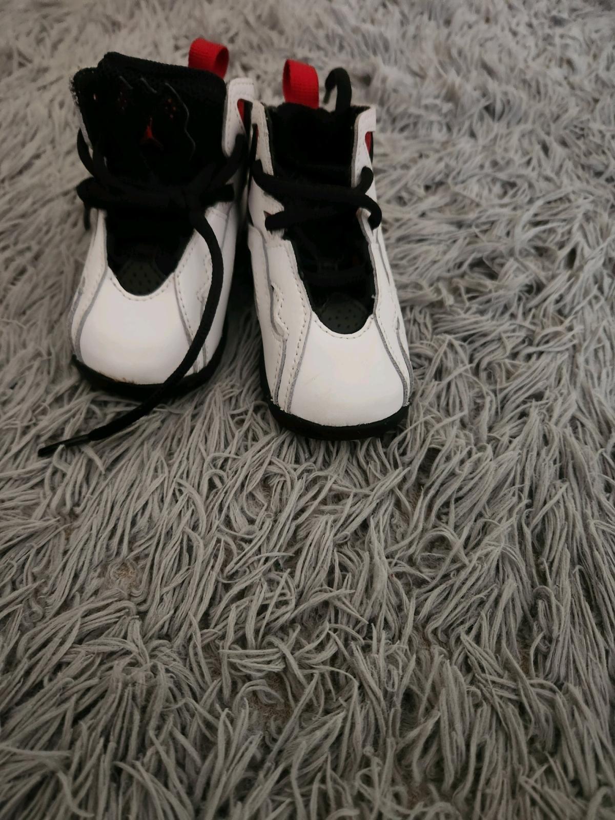 Jordan True Flight 5c black and white