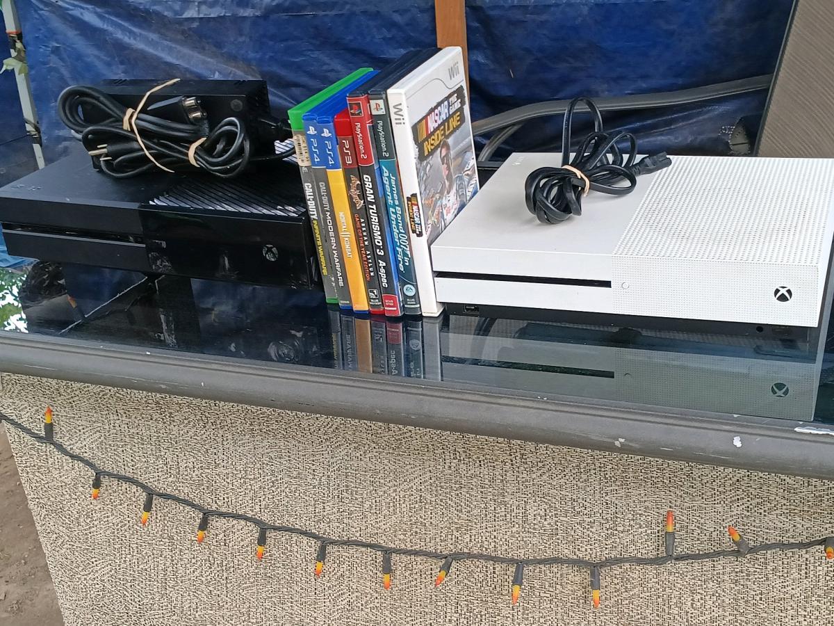 Xbox one consoles and random games