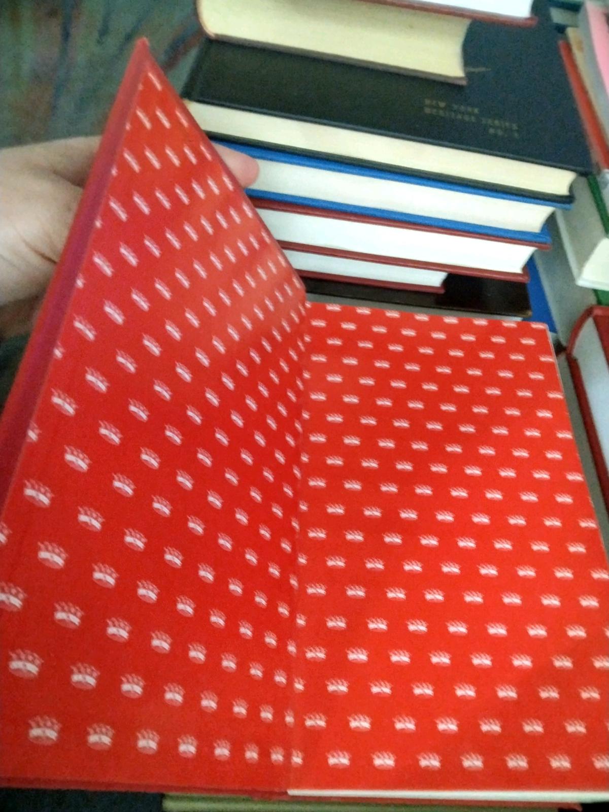 Debretts Peerage and Baronetage with Her Majestys Royal Warr