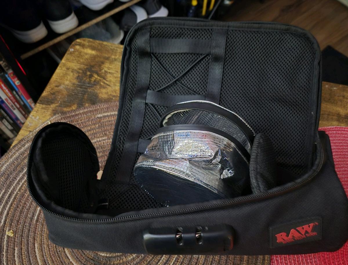 Raw smell proof locking bag