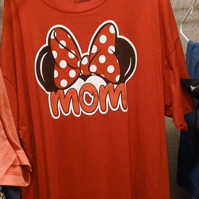 Disney Minnie mouse mom shirt in red