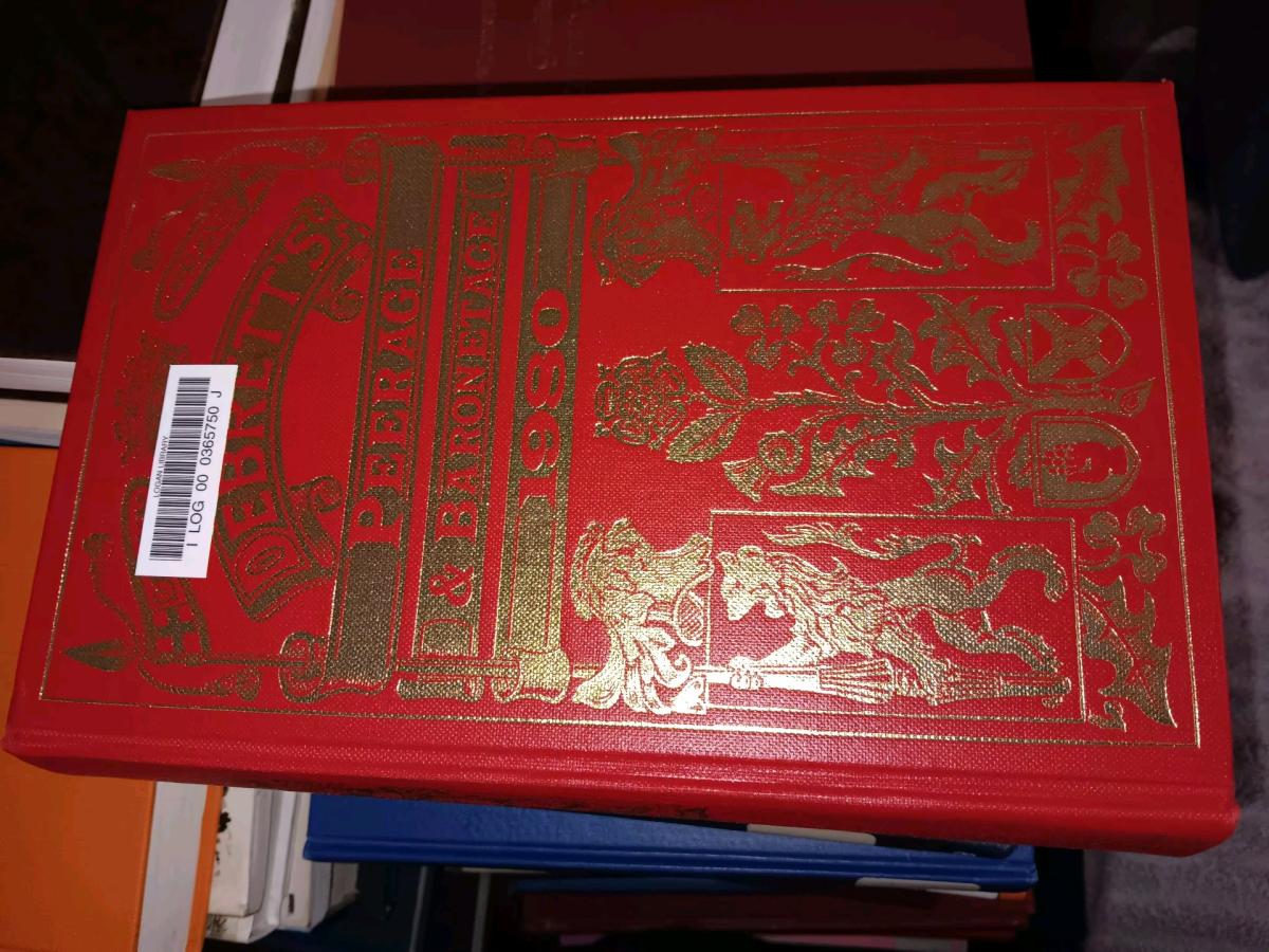 Debretts Peerage and Baronetage with Her Majestys Royal Warr