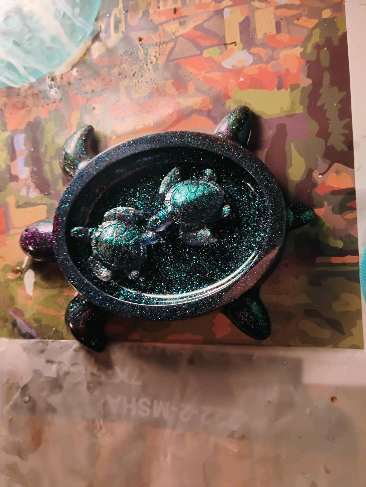 turtle container with lid