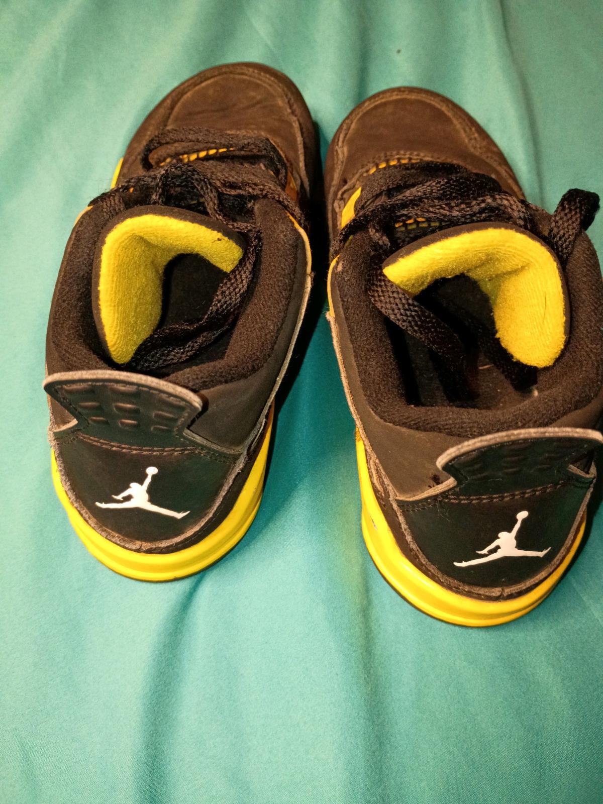 size 1Y retro 4 thunder