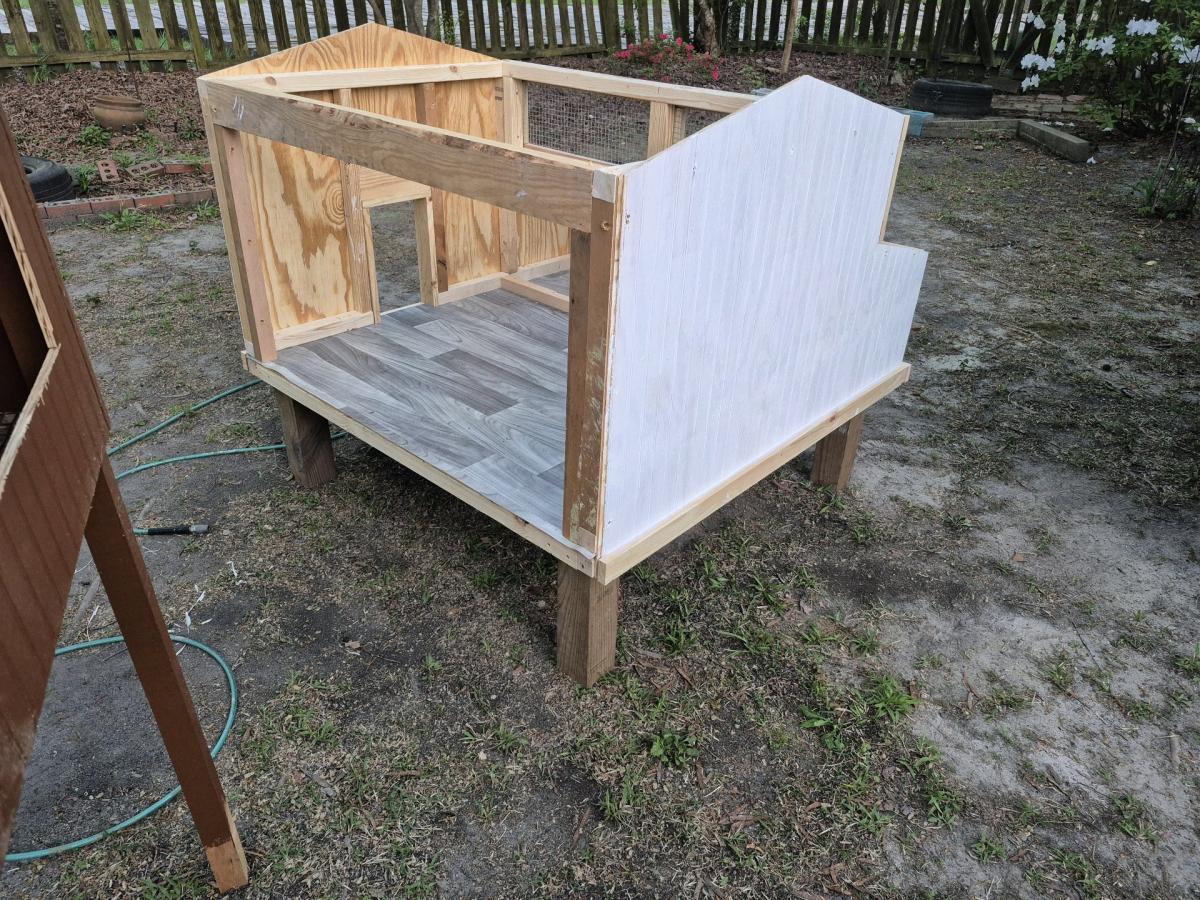 4x4x3 chicken coop