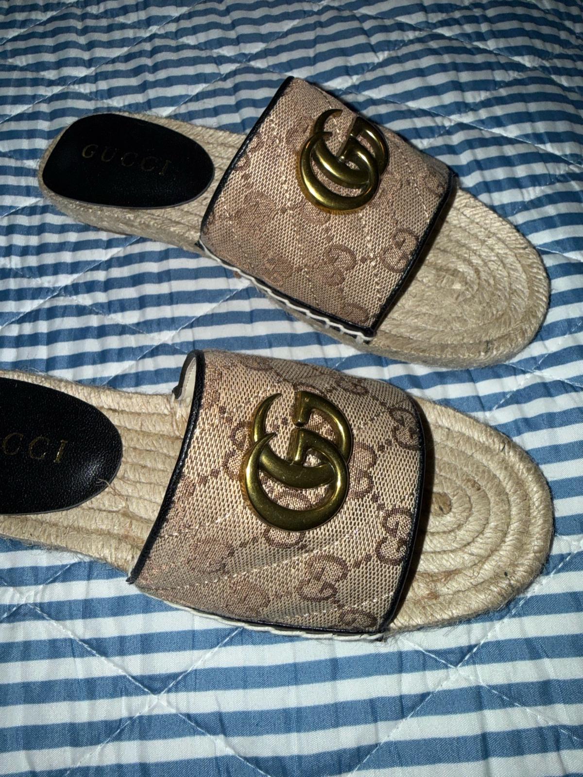 Brown sandals  sandalias