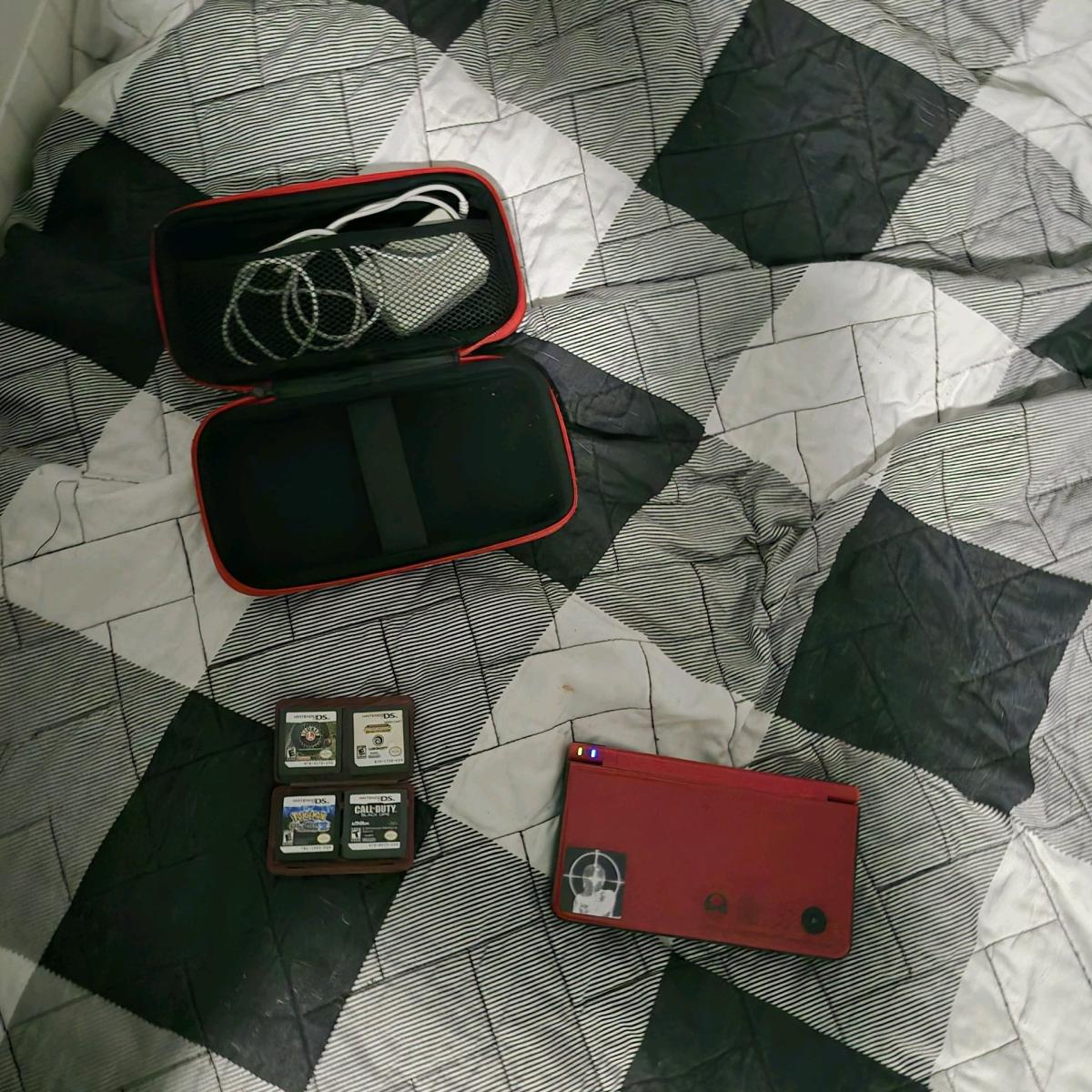 Nintendo dsi Xl 25th edition super Mario bros