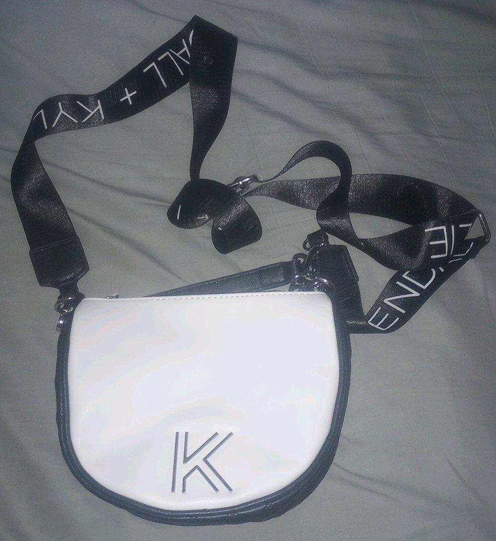 KENDALL KYLE POCKET BOOK