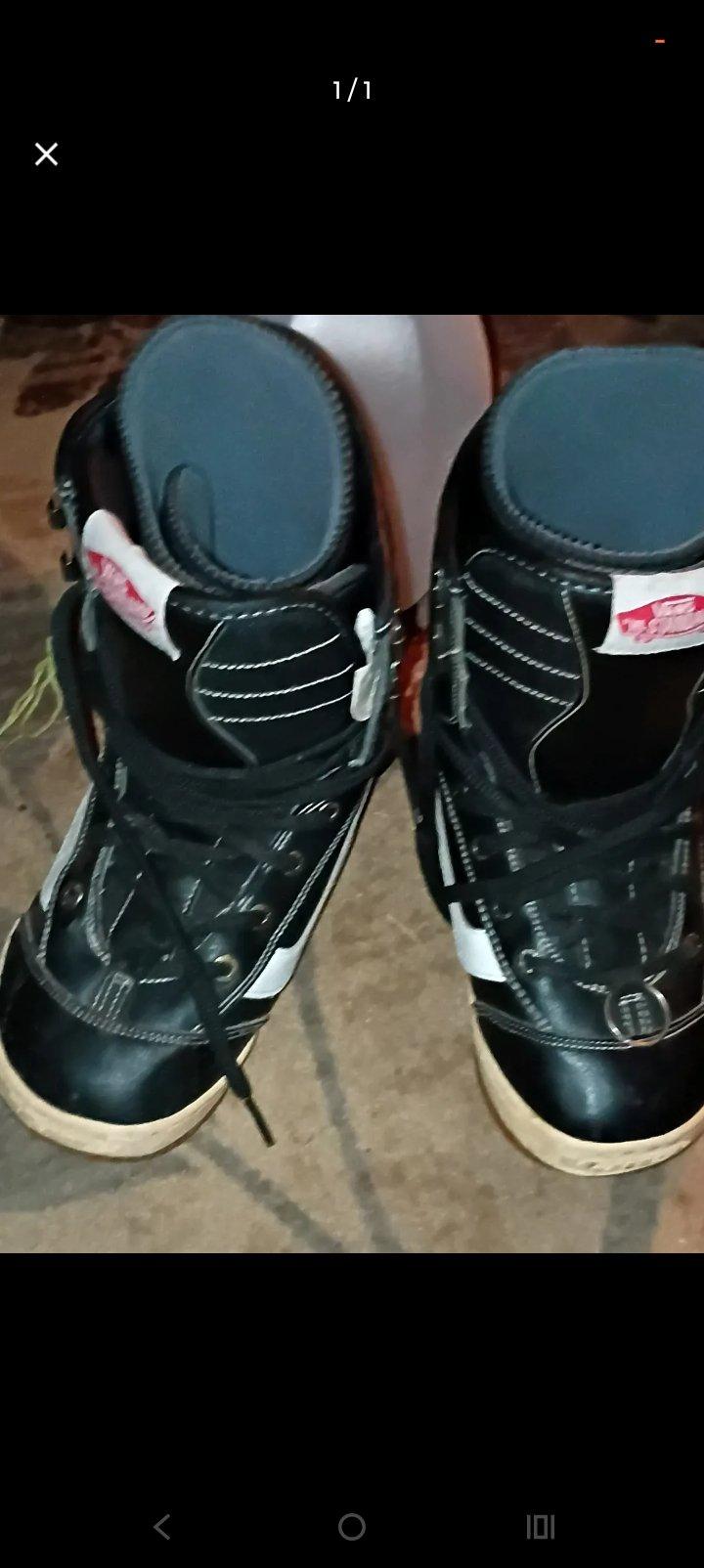 mens snowboarding boots size 8