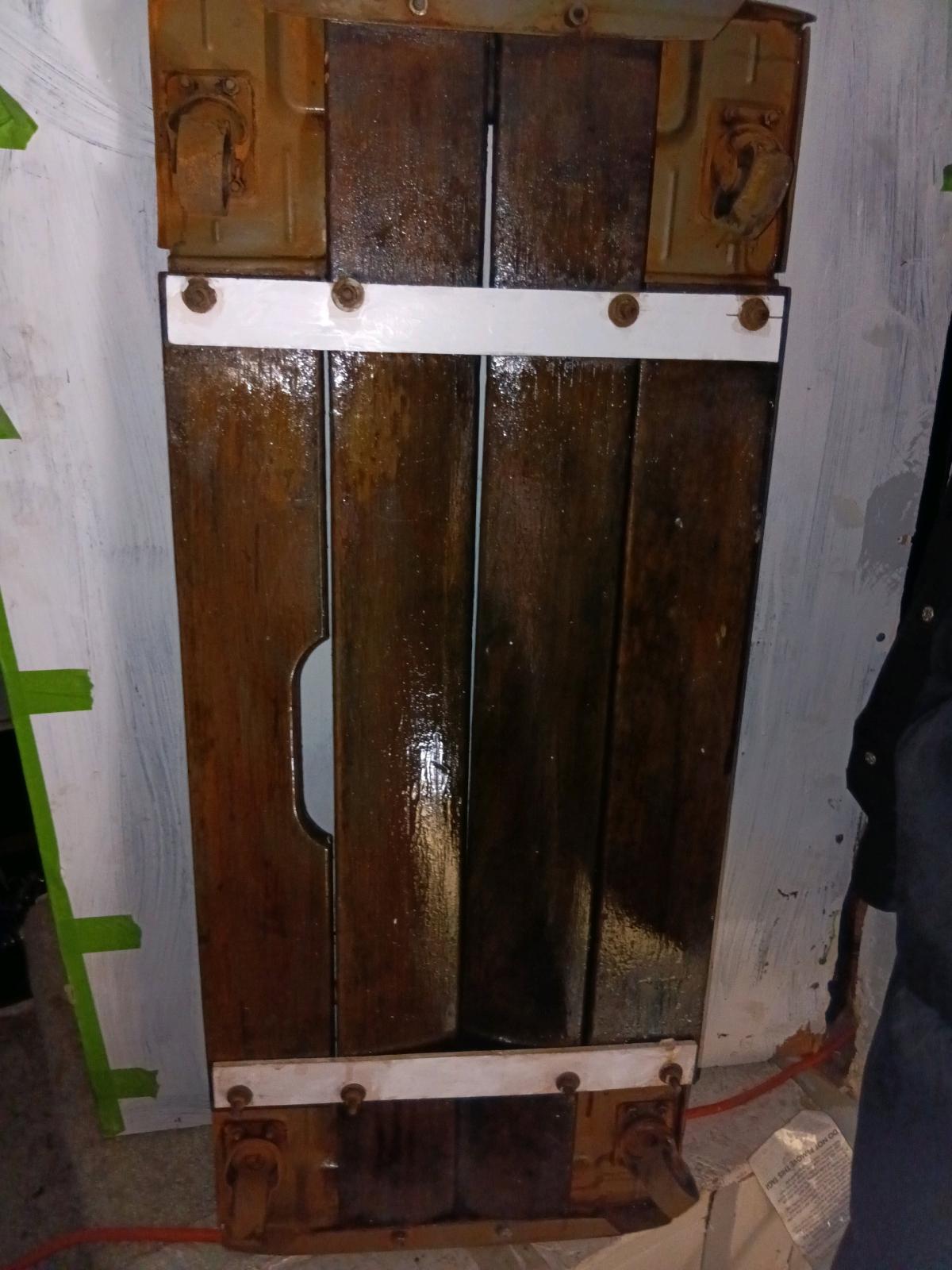 Antique mechanics creeper