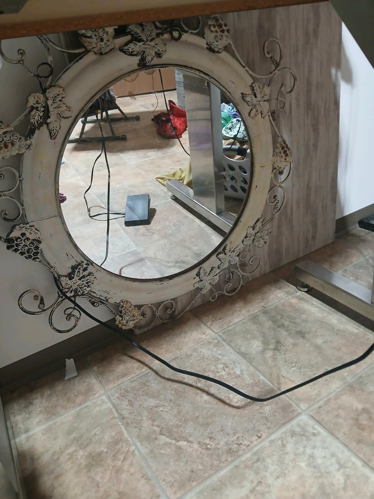 round wall mirror