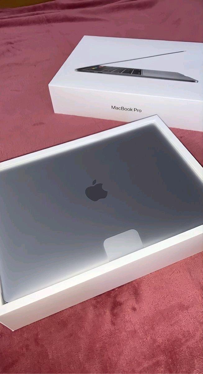 Apple MacBook  Elegant Powerful  Reliable