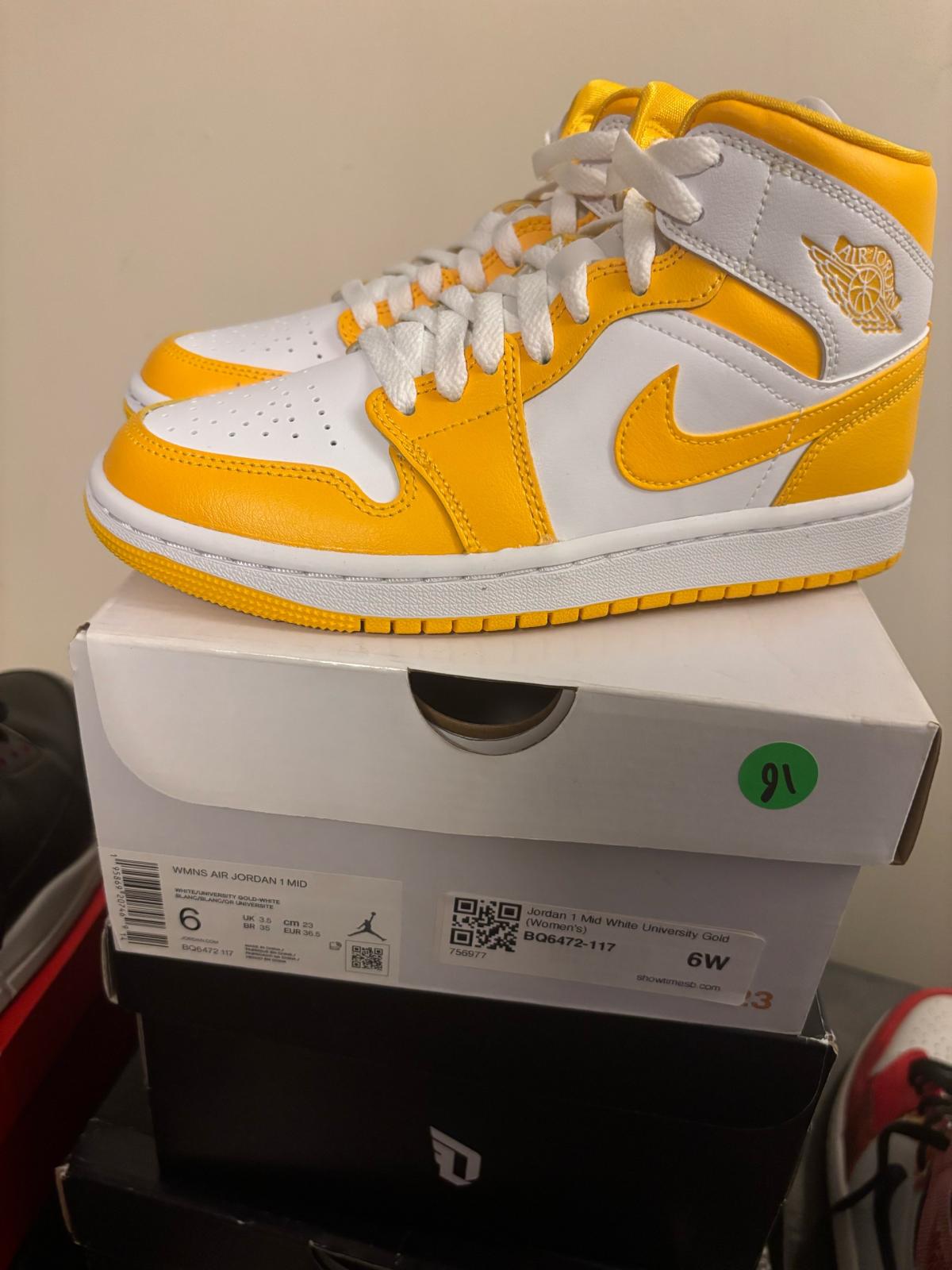 Jordan 1  womens size 6