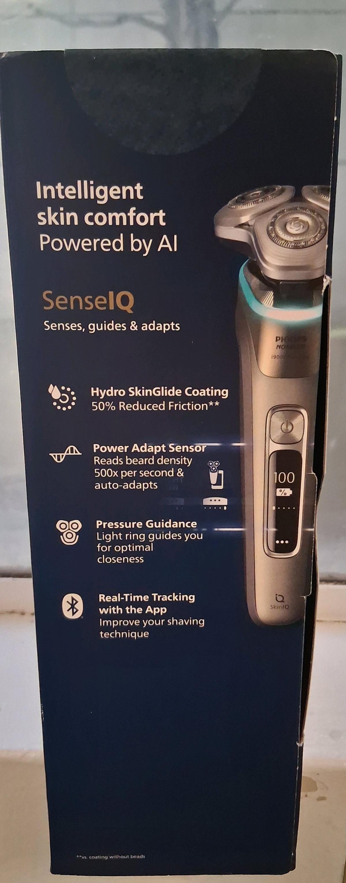 Philips Norelco i9000 Prestige Electric Shaver  XP9203