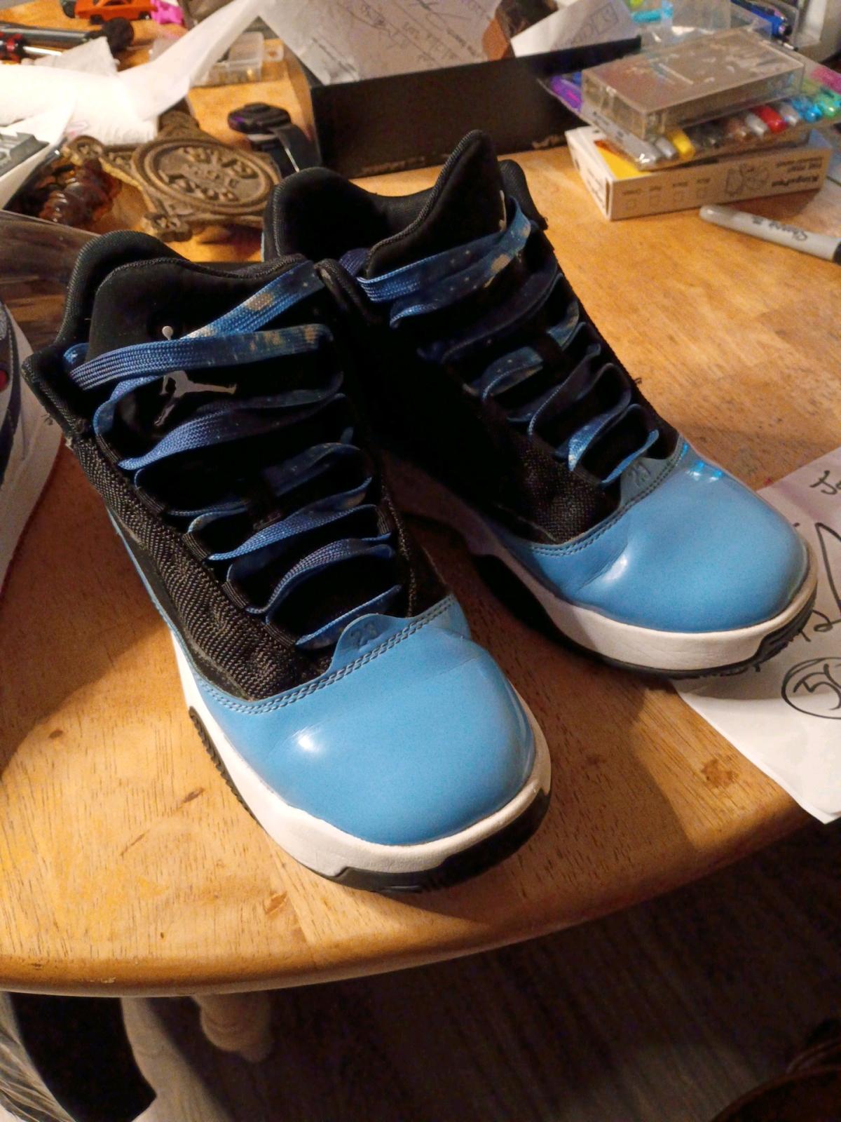 size 6 5Y max aura 2