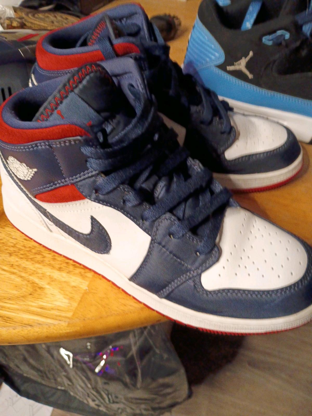 size 7Y 1 mid olympic