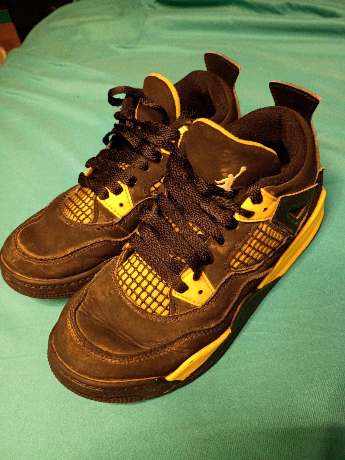 size 1Y retro 4 thunder