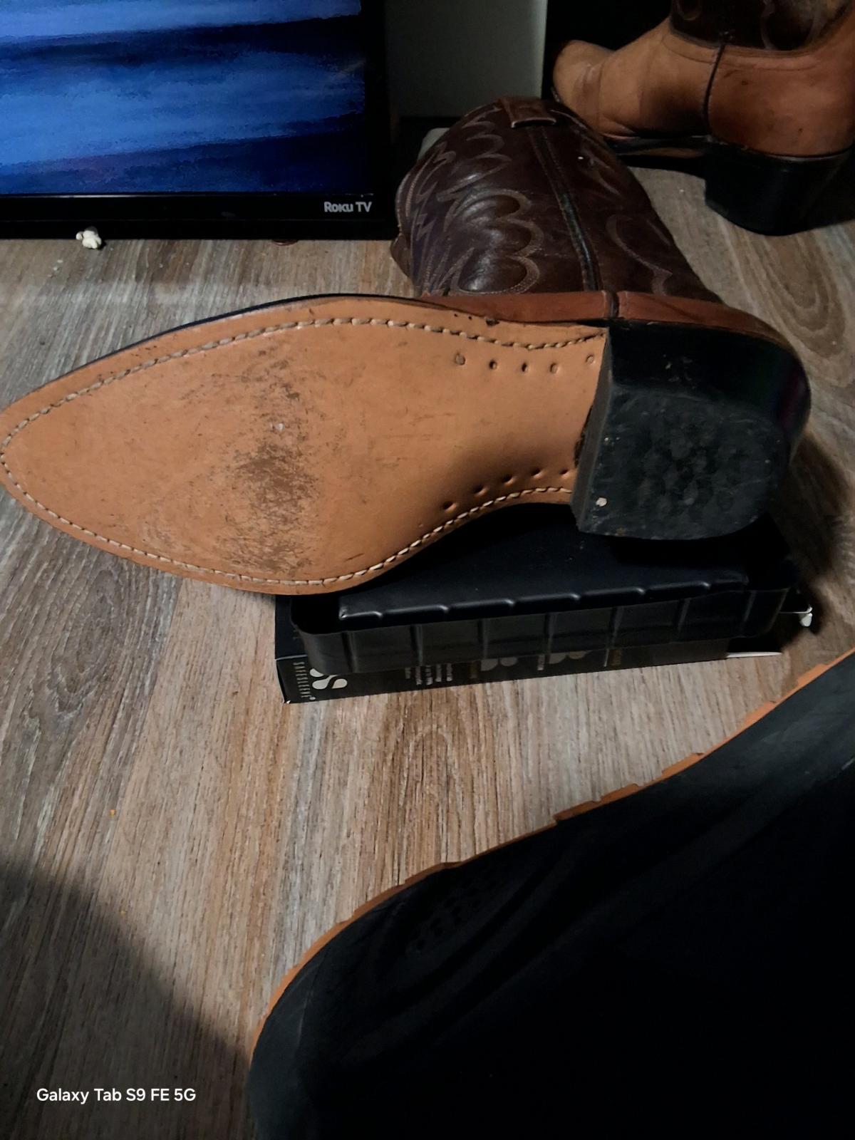 Western Boots Size 9 MENS US GENTLY USED