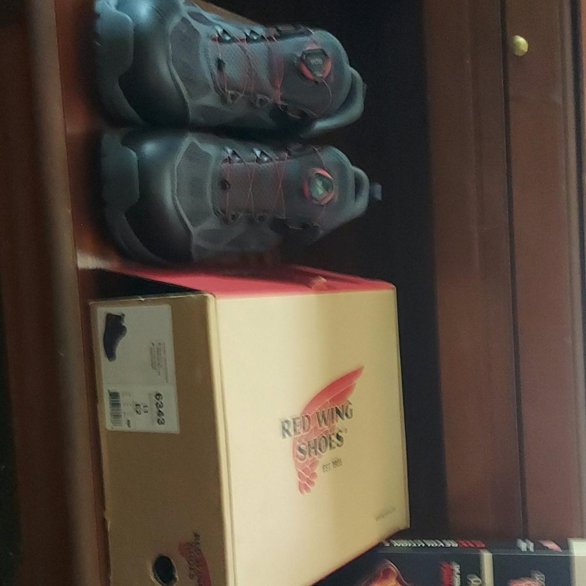 RedWing CoolTech Athletic Work Shoes  NEW
