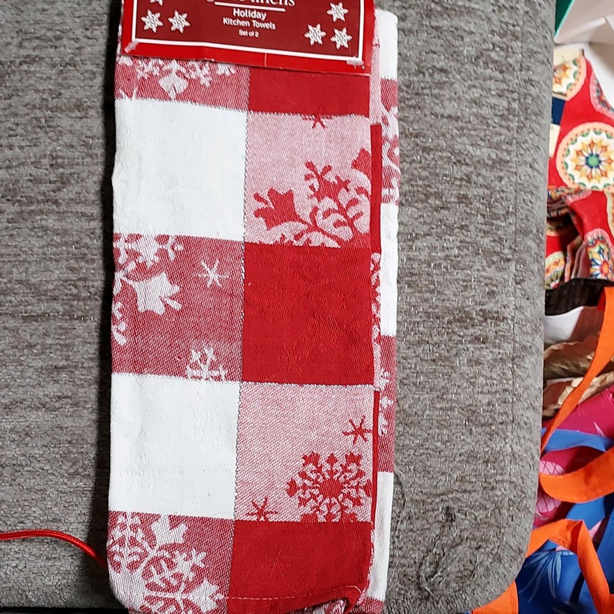 Grace Linens Holiday Kitchen Towel Set Red White Cotton Plai