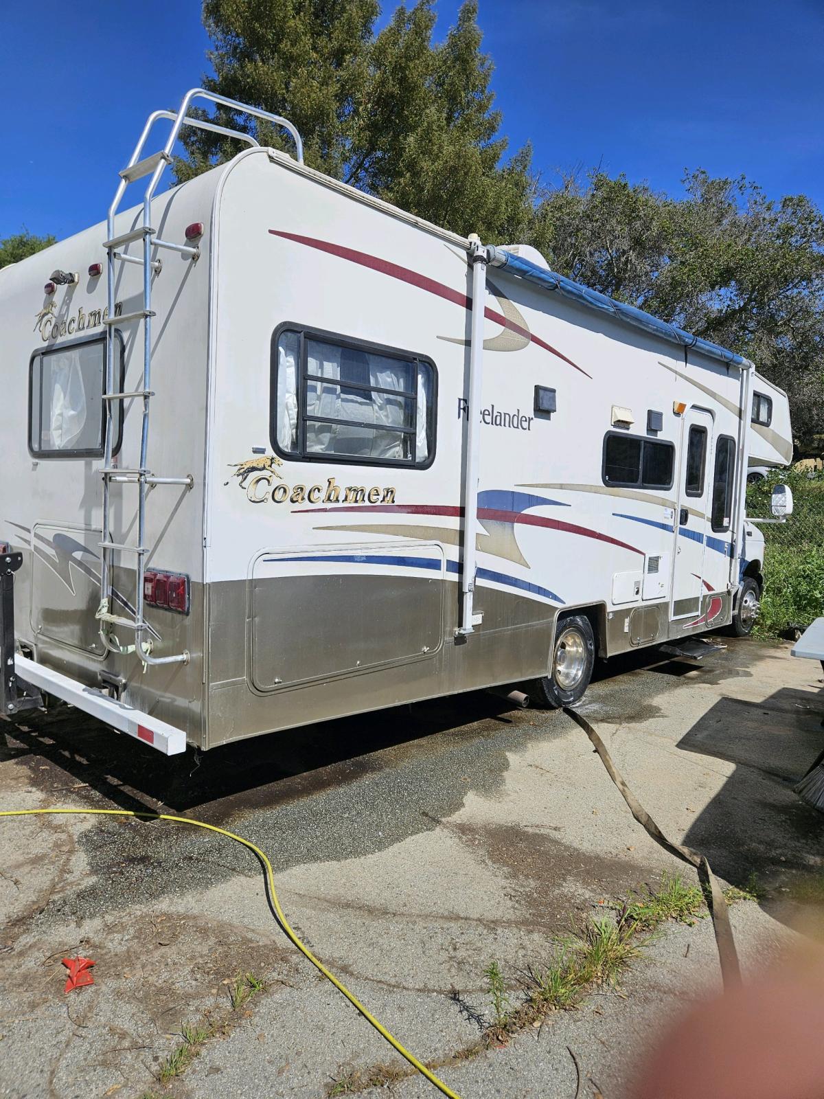 2005 coachman