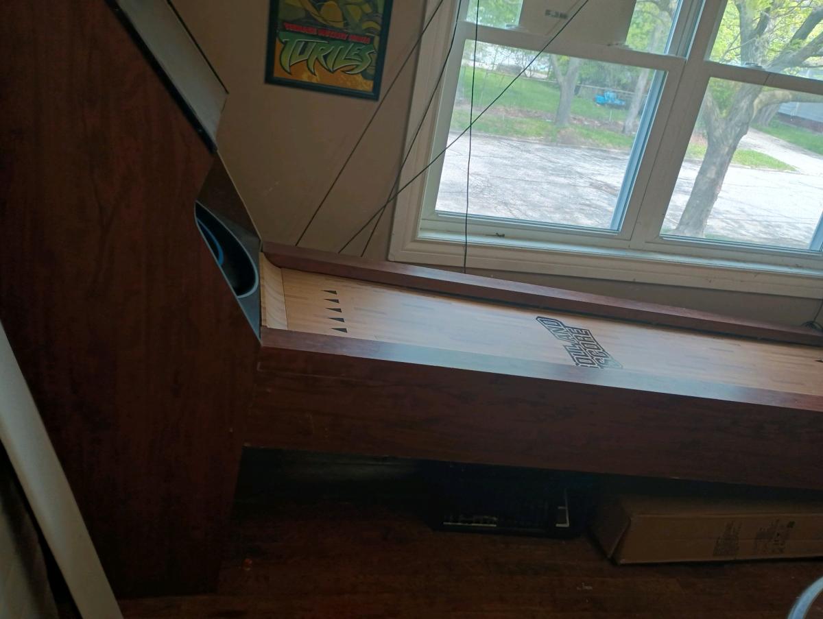 9ft Roll and score game with led lights and electric scorer