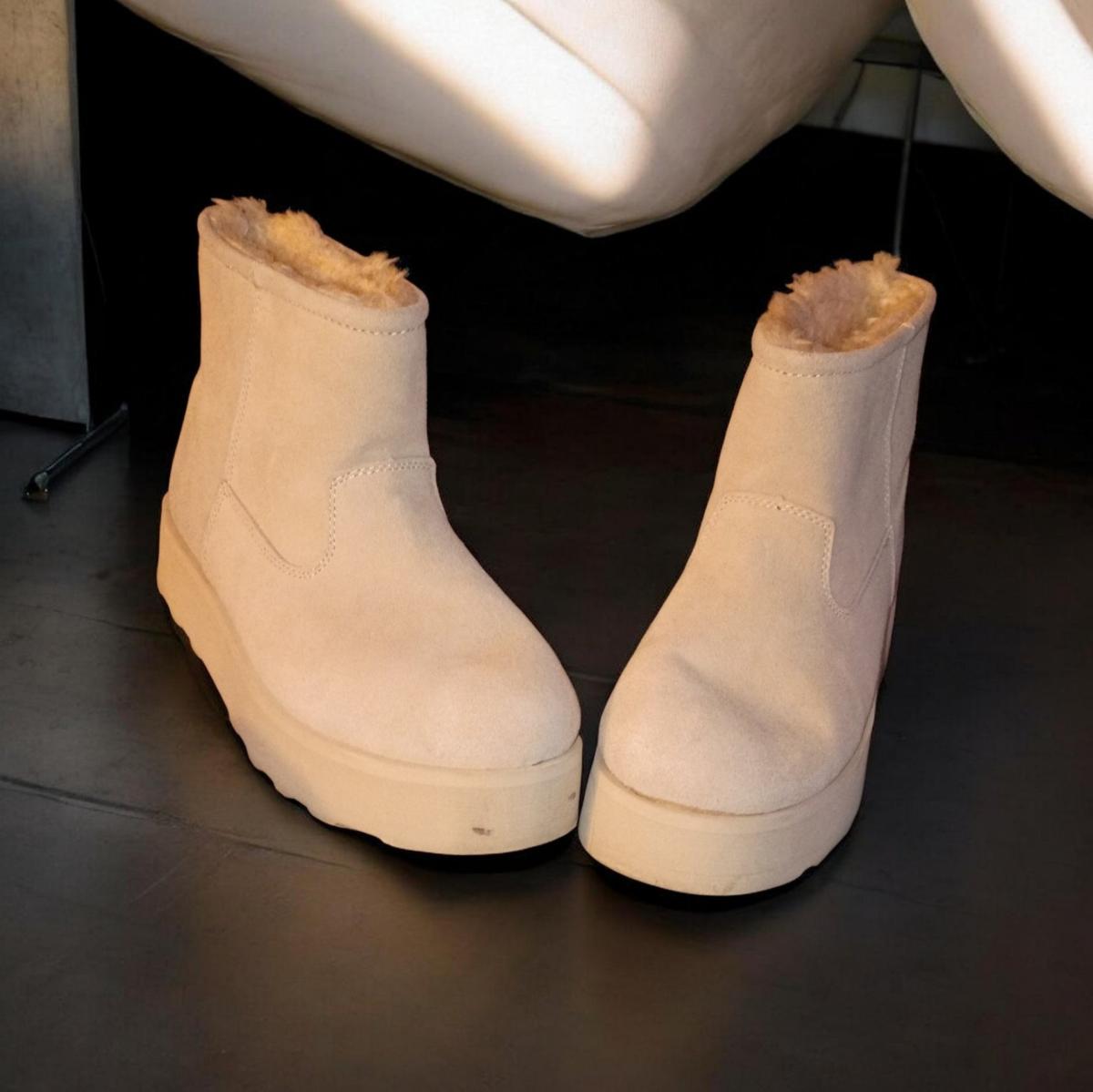 time and tru cream or sand color boots