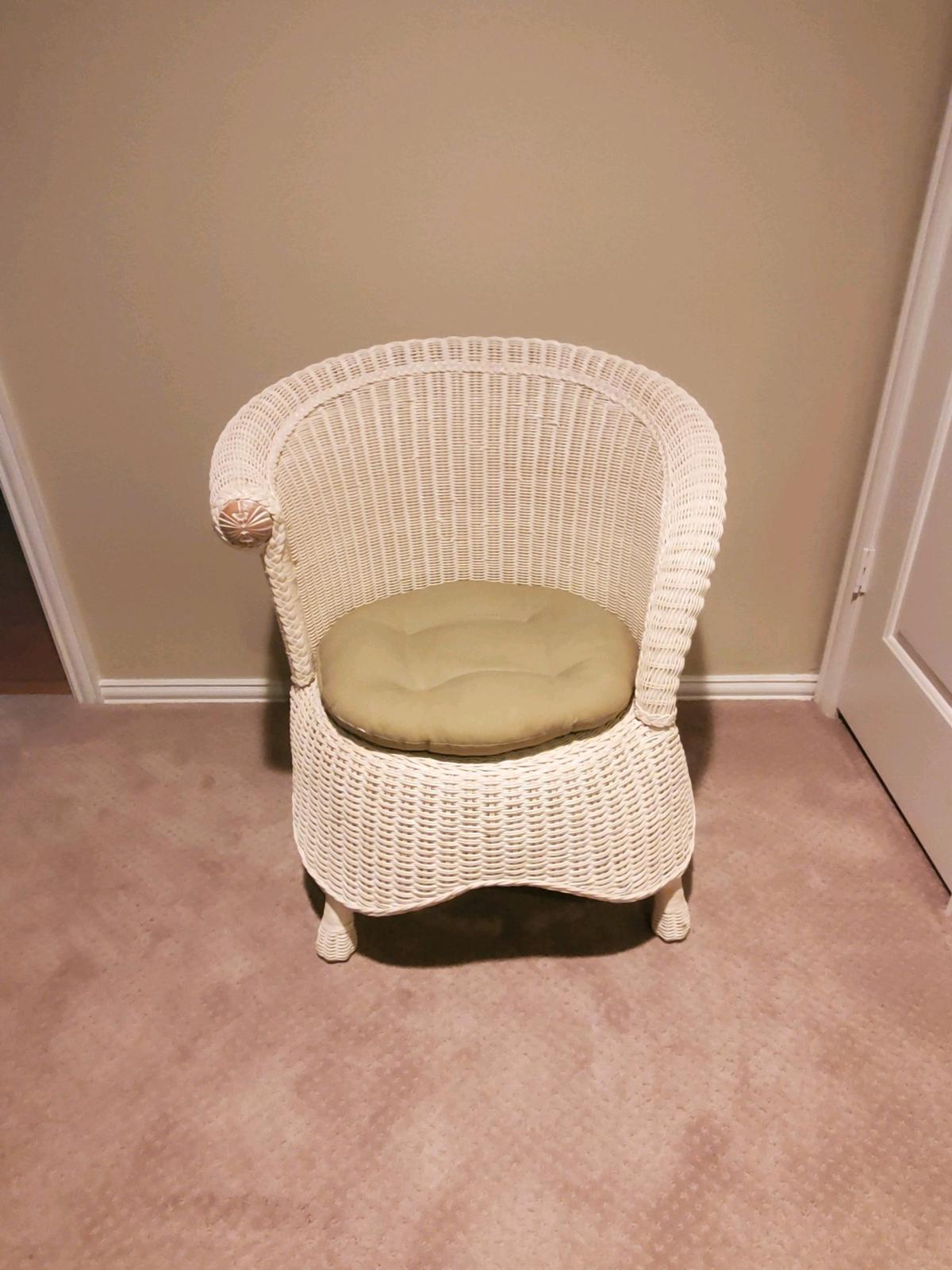 Pier One  Jamaica Collection  Asymmetrical Arm Chair  Rattan