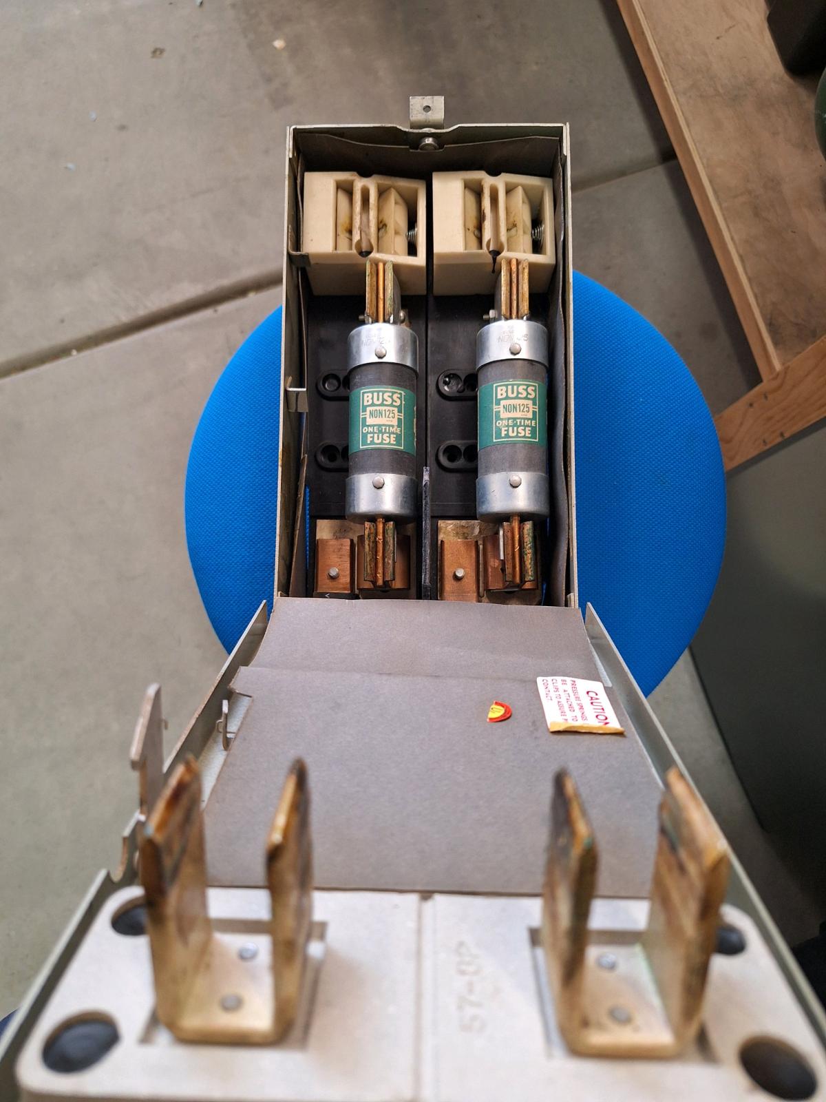 Uniflex 200 Amp main disconnect