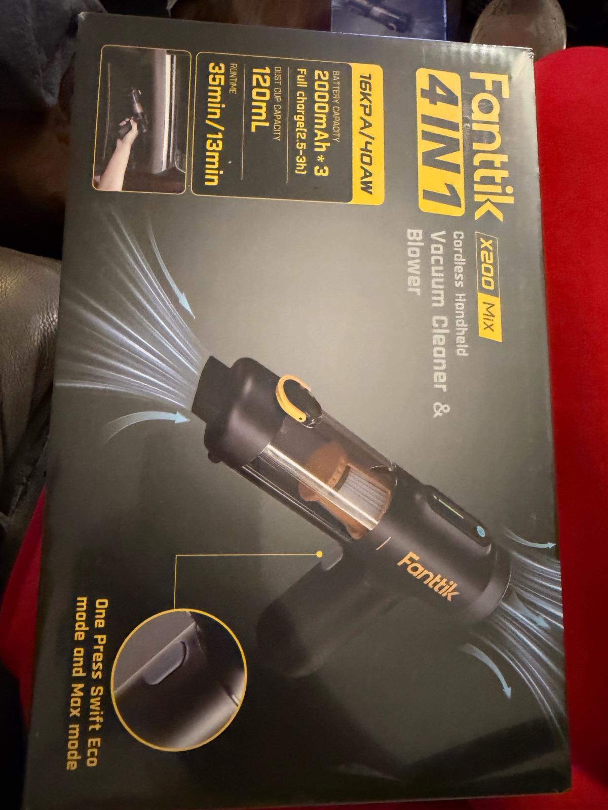 Portable vacuum cleaner