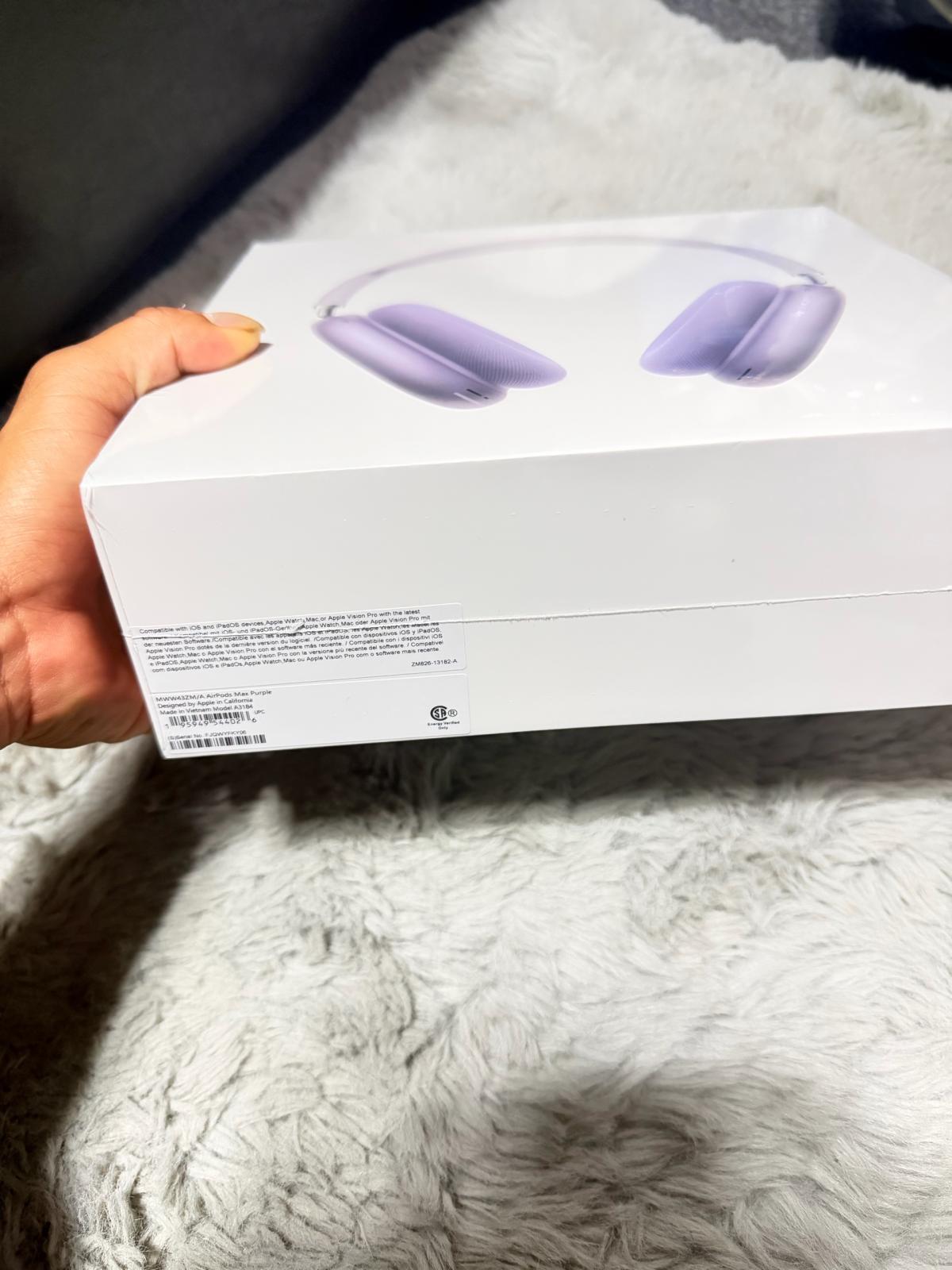 AirPods max