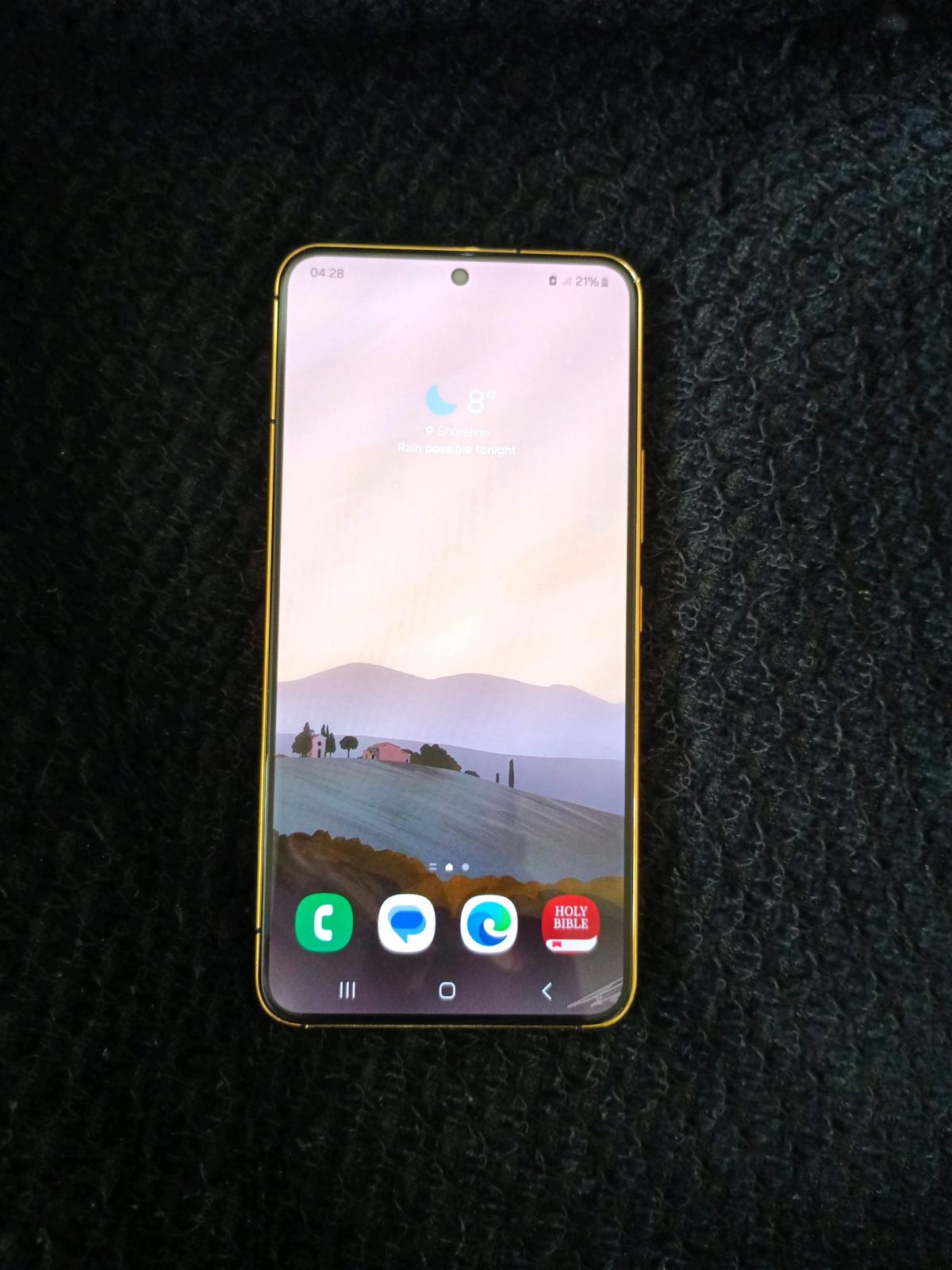 Samsung Galaxy S22 24k gold