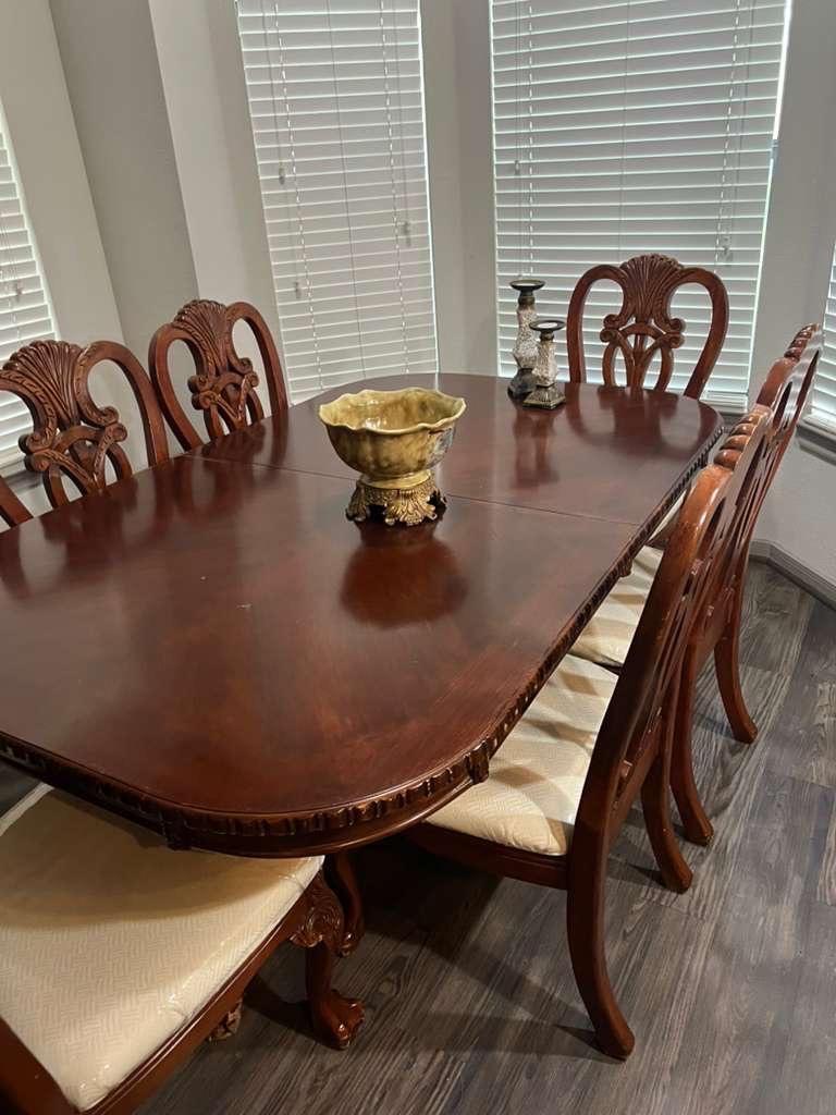 dining set 8 chairsChippendalestyle carved wood set