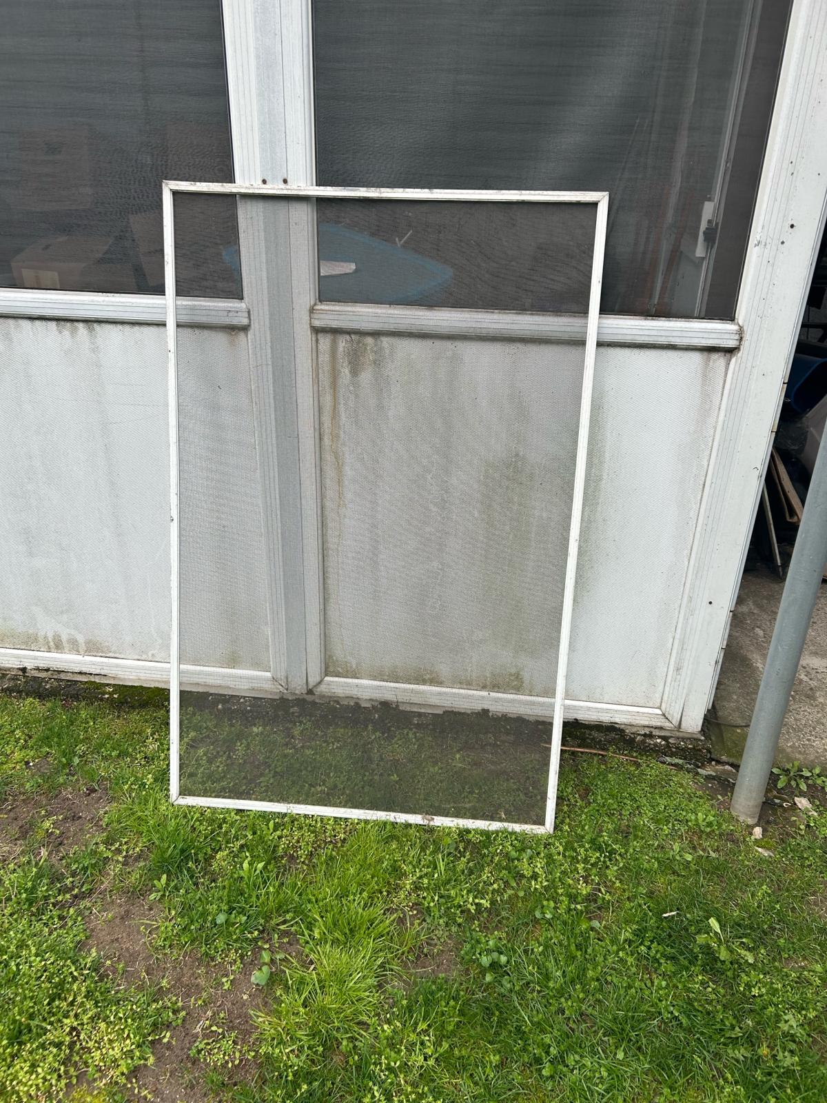 window screen repair and locksmith service