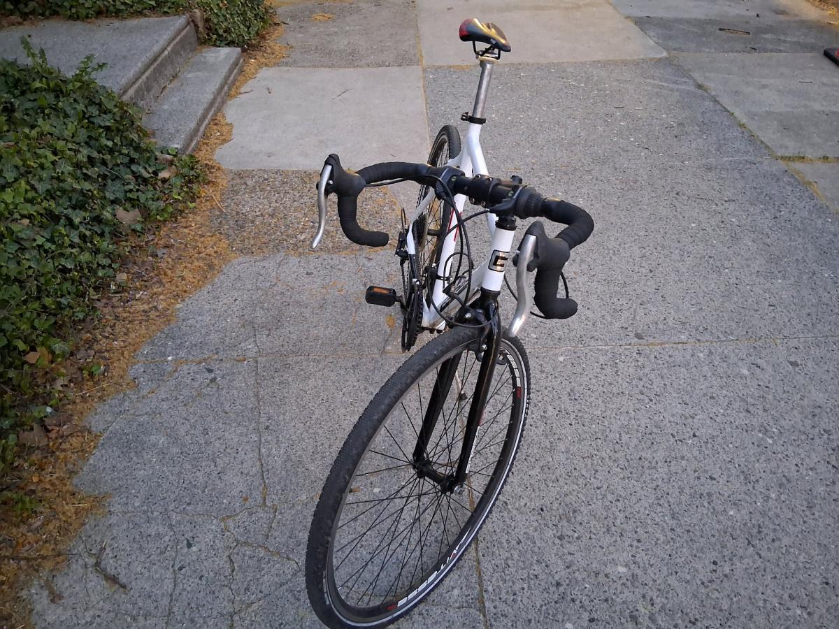 Genesis Saber 700 cm road bike