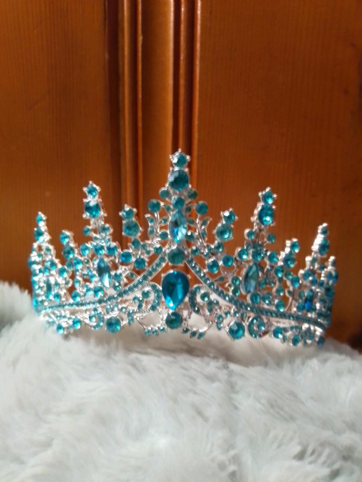 Crown with blue stones
