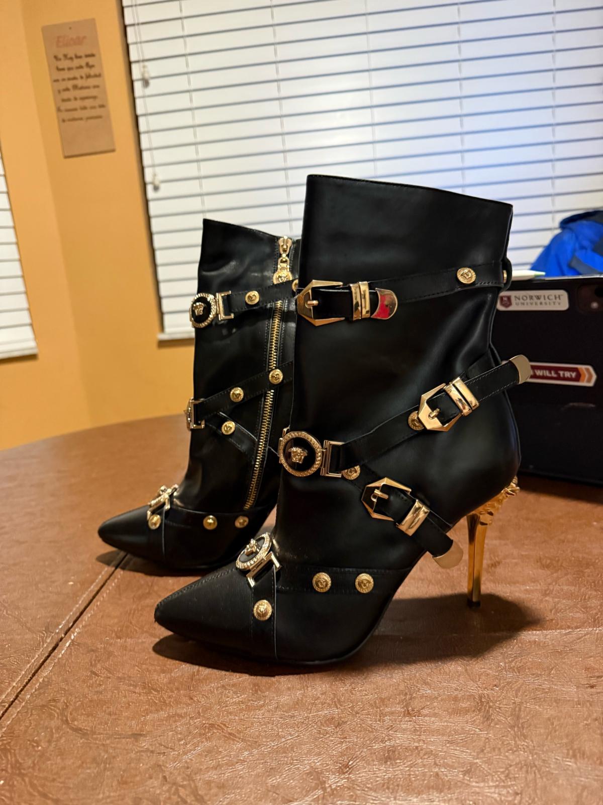 black boots botas tacones altos