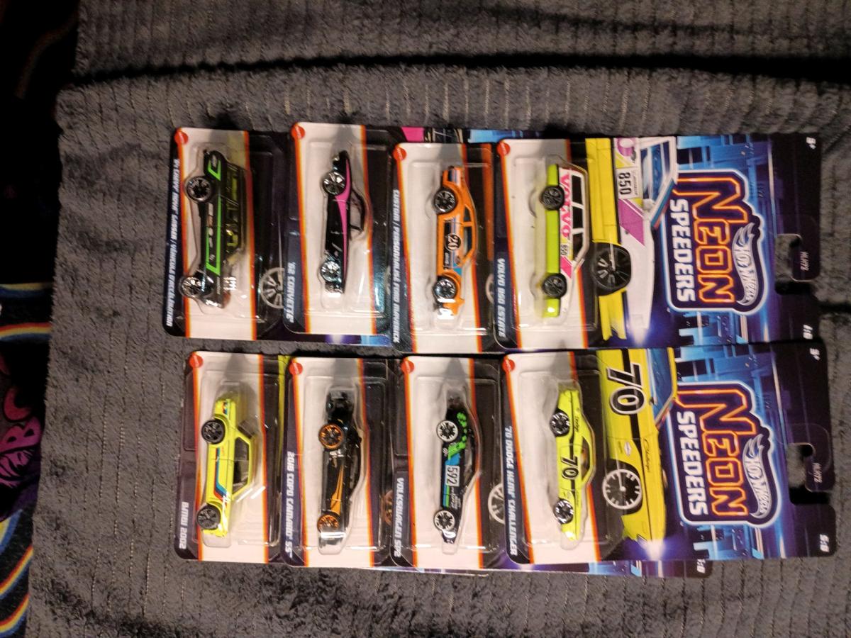 neon racers hotwheels set of 8
