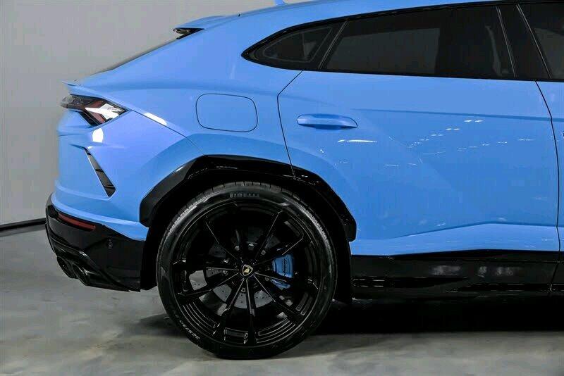 2022 Lamborghini Urus AWD