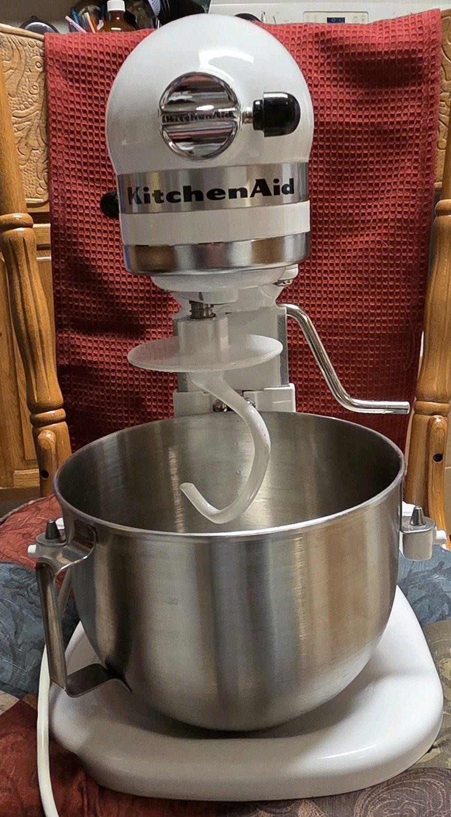 KitchenAid K4SSWH 45 Quart BowlLift Stand Mixer