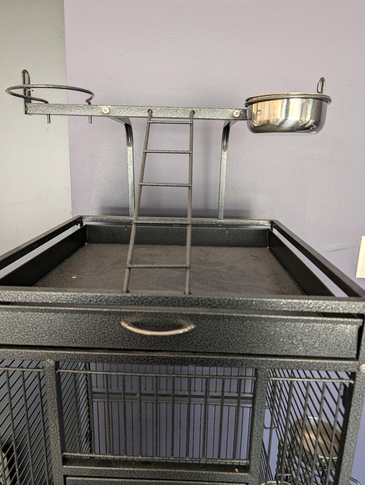 Medium sized birdcage on wheels Pickup only
