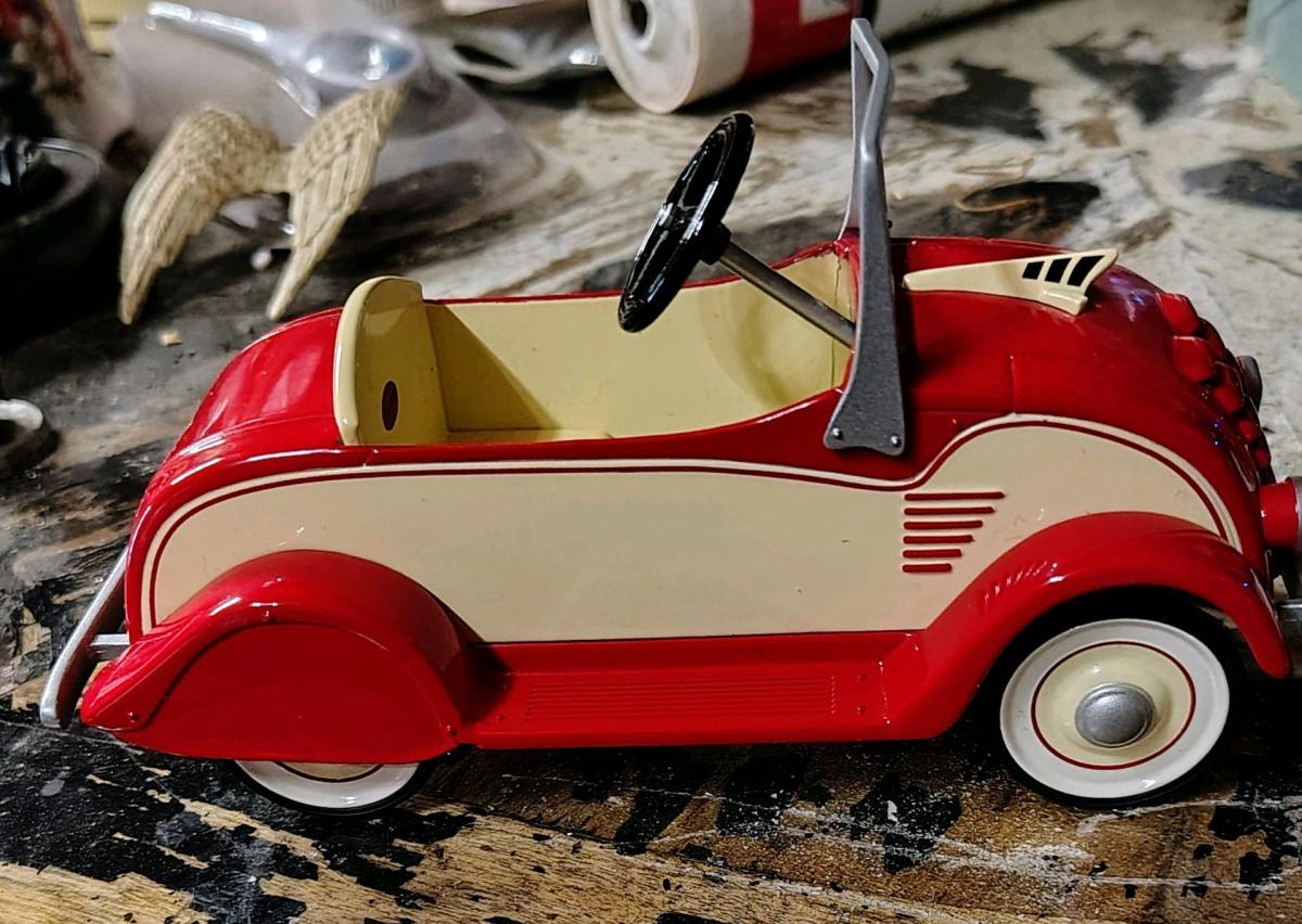 Hallmark Kiddie Car Classics Pedal Car Scale Replica 1934 G