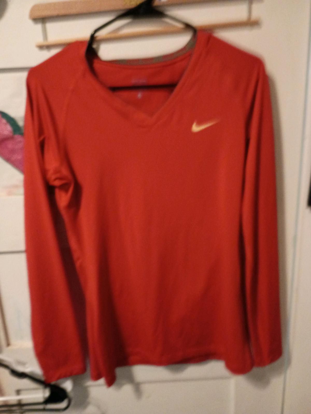 womens Nike active wear