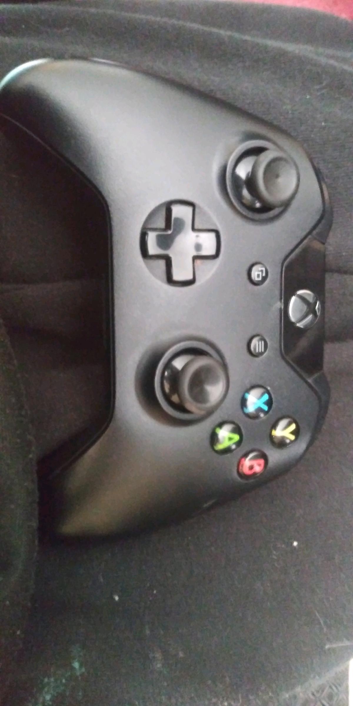 Xbox one controller black