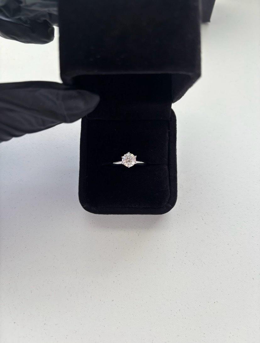 VVS1 moissante Engagement or promise Rings