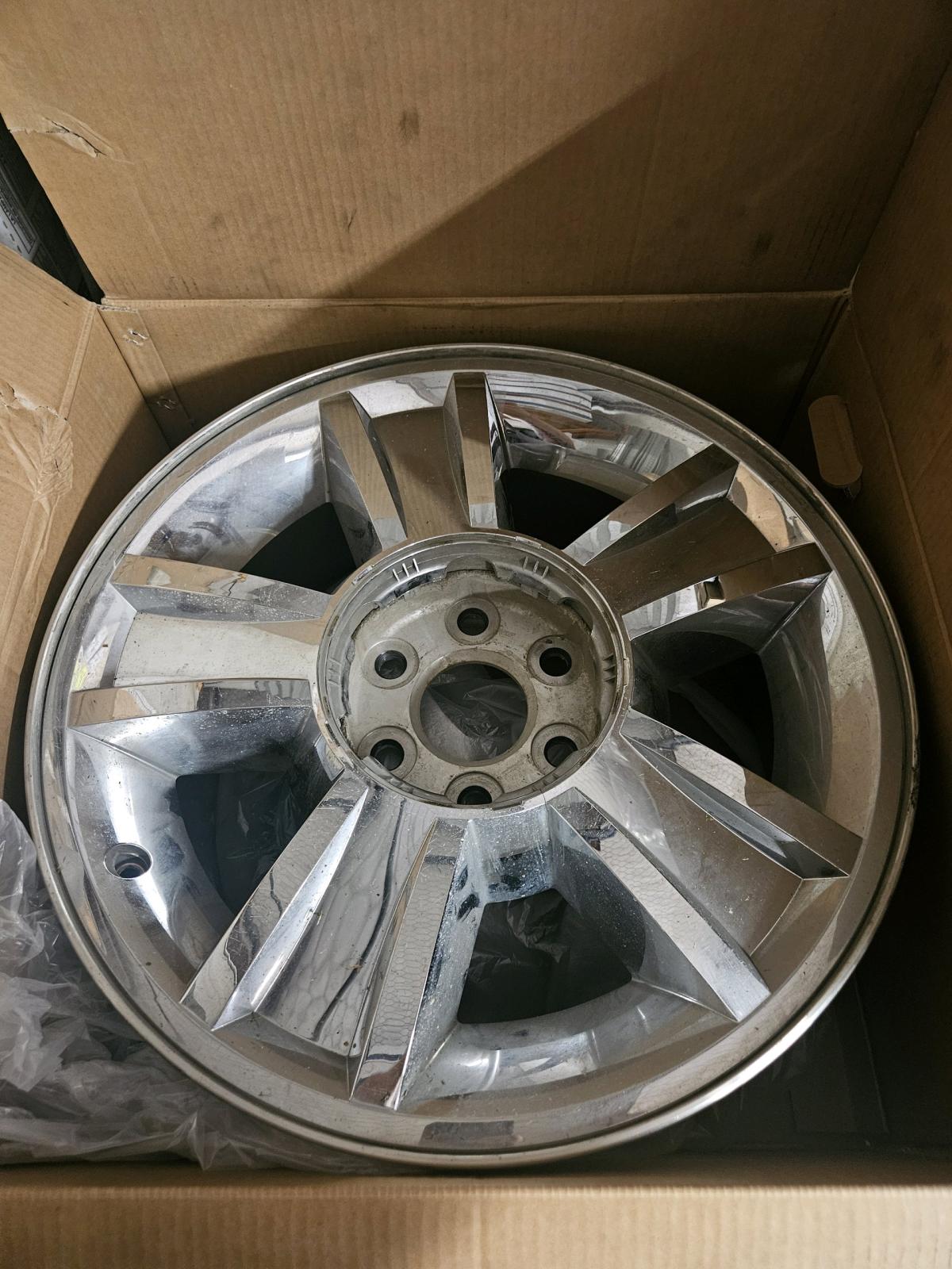 2013 Chevrolet Silverado 20in chrome rims