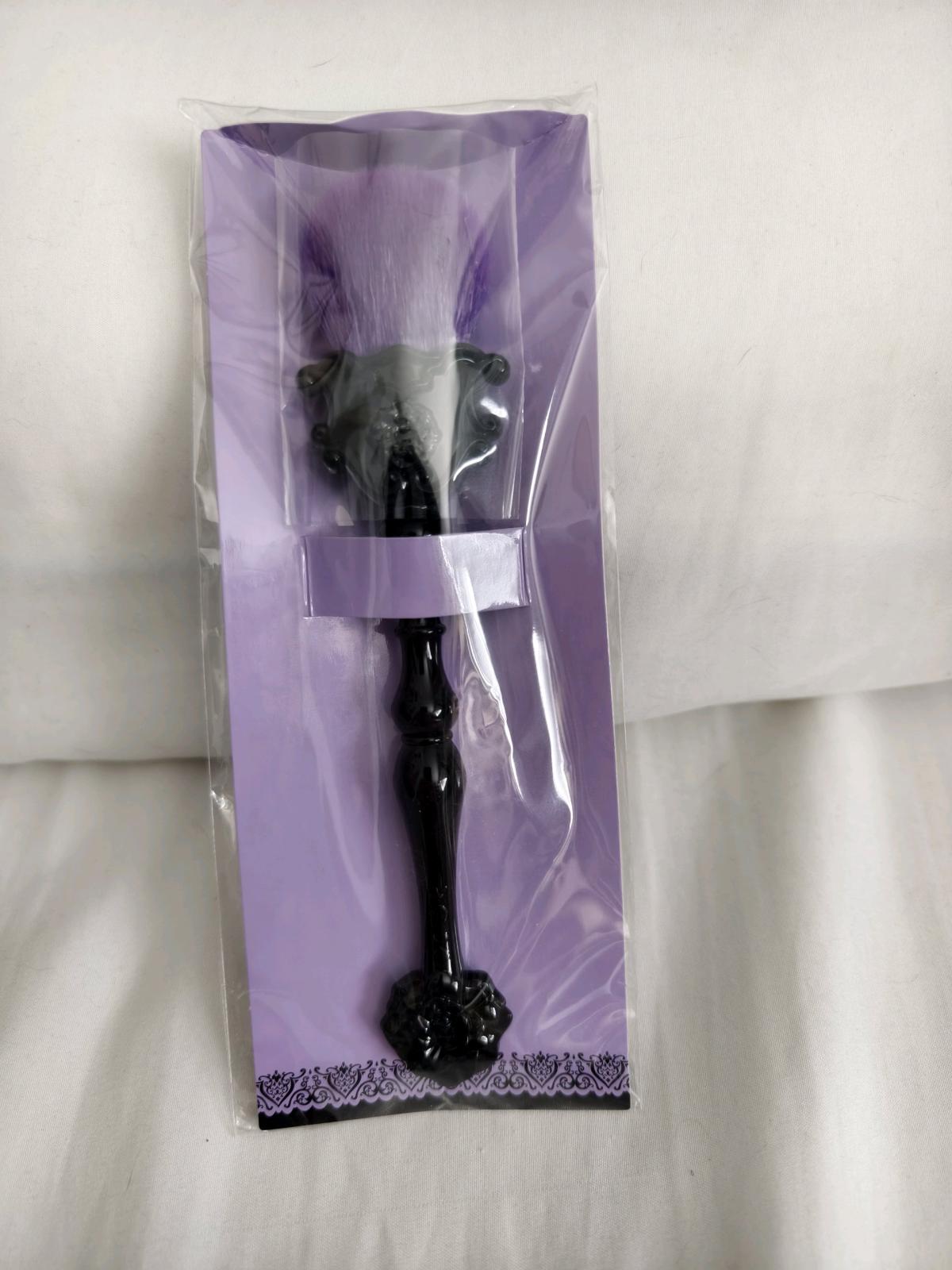 Anna Sui Vanity Face Makeup Brush