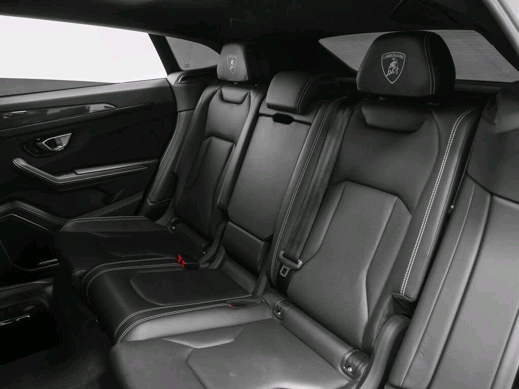 2022 Lamborghini Urus AWD v