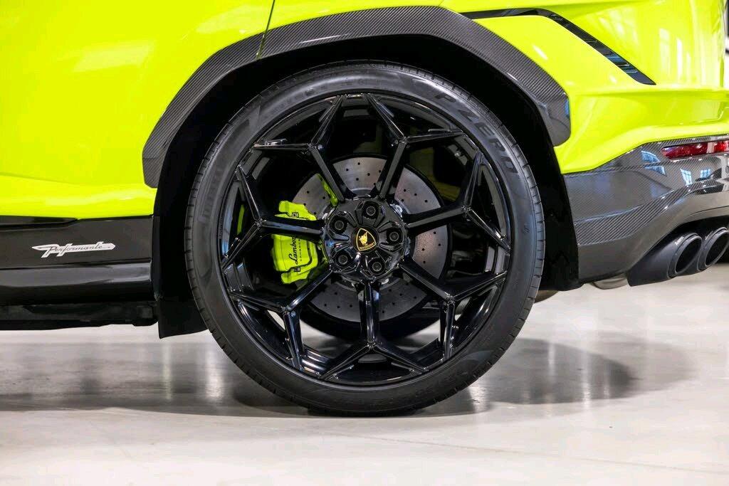 2024 Lamborghini Urus Performante AWD