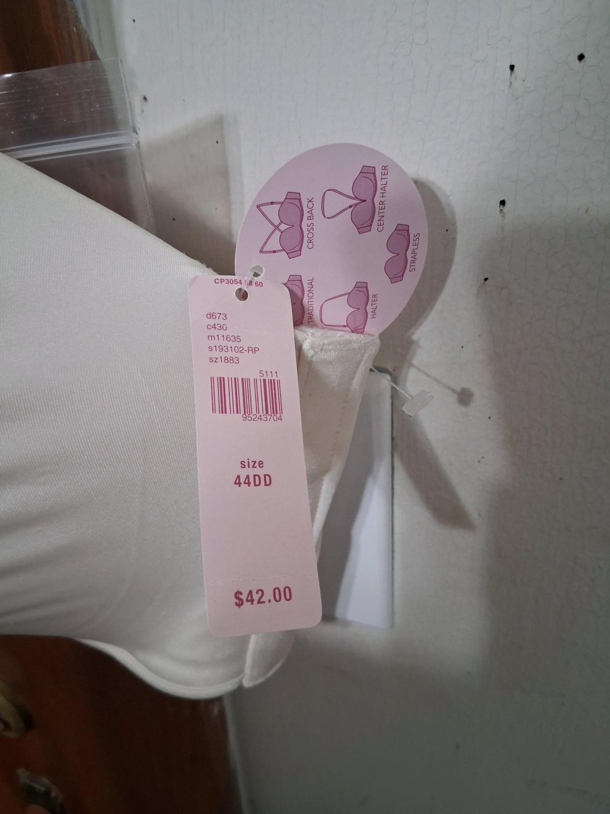 Brand NWT Cacique Bra 44DD